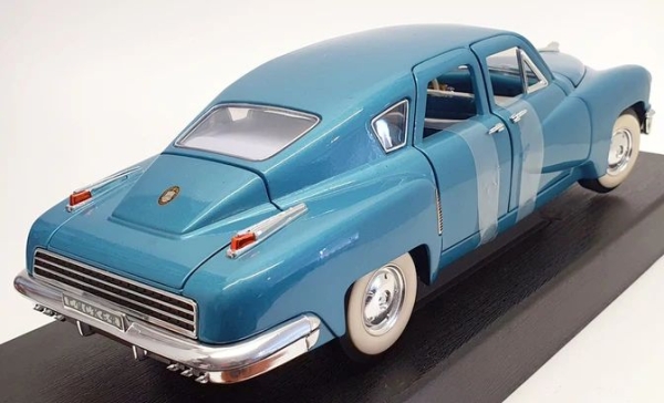 Road Signature Tucker Torpedo 1948 DieCast Model in original box (3711)